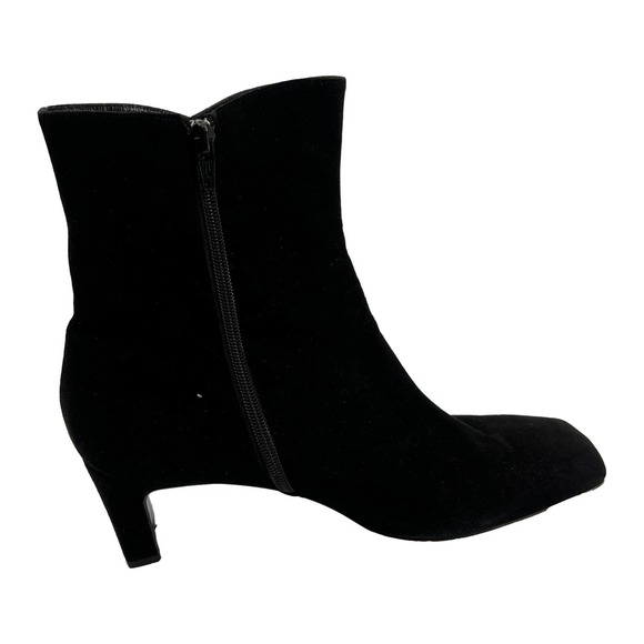 St. John Black Suede Ankle Bootie Size 10.5 Made in Italy EUC - Picture 9 of 13